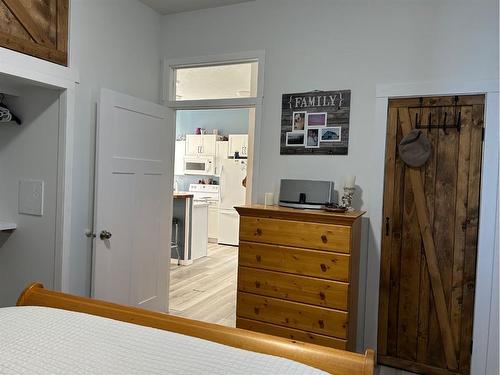 172 N 1 Street West, Magrath, AB - Indoor Photo Showing Bedroom