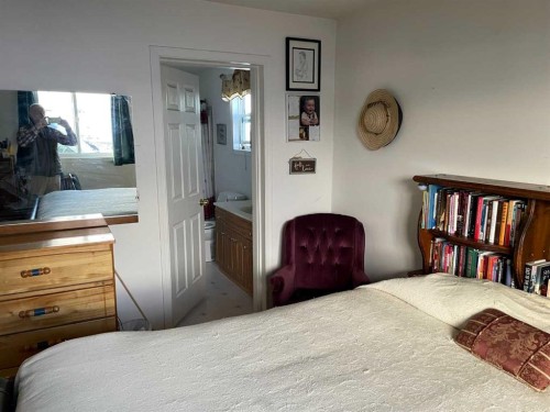 122061A 501 Highway East, Milk River, AB - Indoor Photo Showing Bedroom