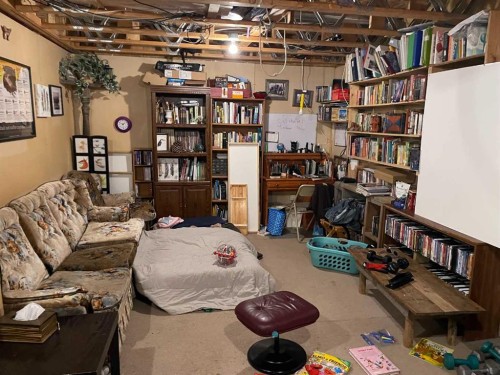 122061A 501 Highway East, Milk River, AB - Indoor