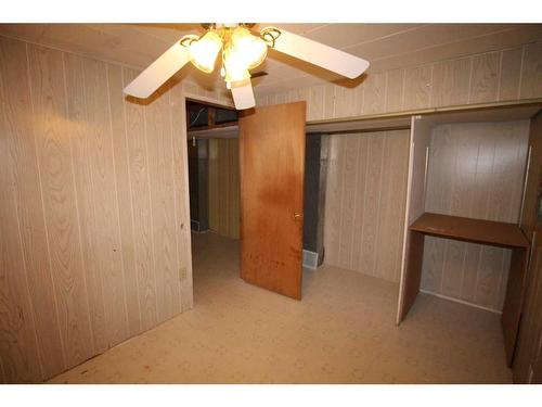 2412 5A Avenue North, Lethbridge, AB - Indoor Photo Showing Other Room