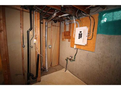 2412 5A Avenue North, Lethbridge, AB - Indoor Photo Showing Basement