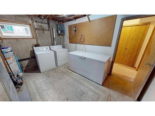 1929 22 Avenue South, Lethbridge, AB - Indoor Photo Showing Laundry Room