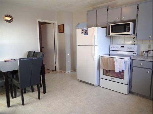 140072 Rng Rd 171, Rural Taber, M.D. Of, AB - Indoor Photo Showing Kitchen