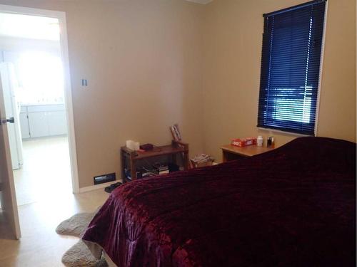 140072 Rng Rd 171, Rural Taber, M.D. Of, AB - Indoor Photo Showing Bedroom