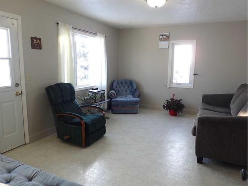 140072 Rng Rd 171, Rural Taber, M.D. Of, AB - Indoor Photo Showing Living Room