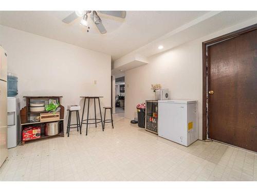 1910 20 Street North, Lethbridge, AB - Indoor Photo Showing Laundry Room