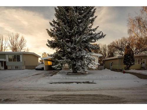 1910 20 Street North, Lethbridge, AB - Outdoor