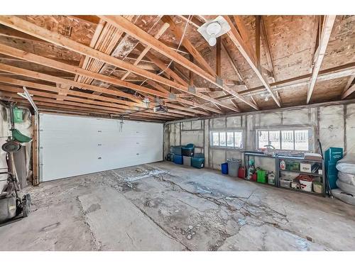 1511 1 Avenue North, Lethbridge, AB - Indoor Photo Showing Garage