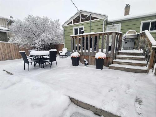 1511 1 Avenue North, Lethbridge, AB - Outdoor With Deck Patio Veranda