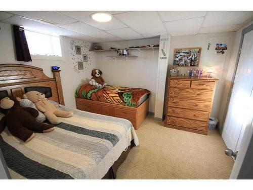 5320 43 Ave., Taber, AB - Indoor Photo Showing Bedroom