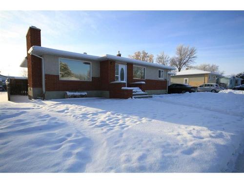 5320 43 Ave., Taber, AB - Outdoor