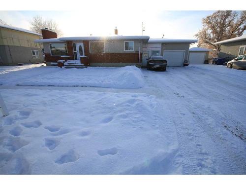 5320 43 Ave., Taber, AB - Outdoor