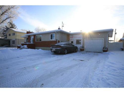 5320 43 Ave., Taber, AB - Outdoor