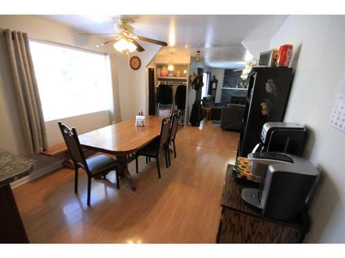 5320 43 Ave., Taber, AB - Indoor Photo Showing Dining Room