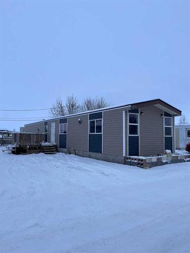 8-5711 56 Ave, Taber, AB 