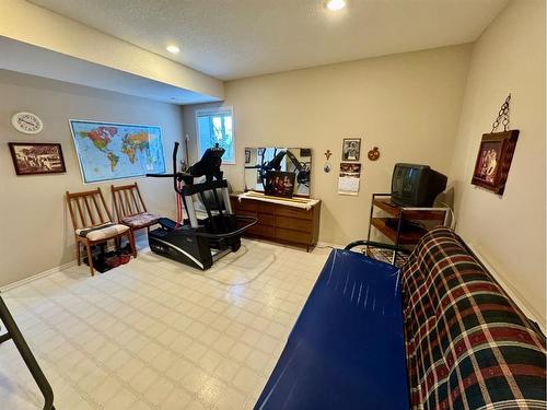 22 Fairmont Bay South, Lethbridge, AB - Indoor