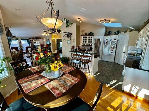 22 Fairmont Bay South, Lethbridge, AB - Indoor Photo Showing Dining Room