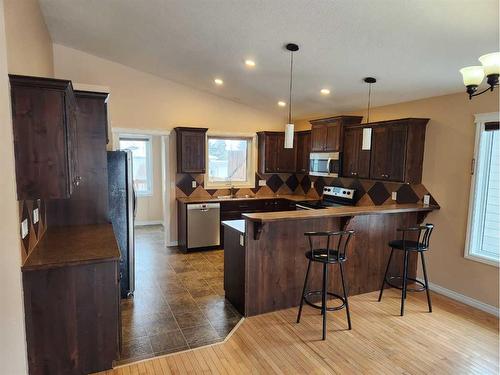 502 Centennial Avenue, Nobleford, AB - Indoor Photo Showing Kitchen With Upgraded Kitchen