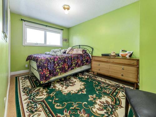 1746 St Andrew Road North, Lethbridge, AB - Indoor Photo Showing Bedroom