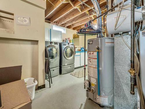 1746 St Andrew Road North, Lethbridge, AB - Indoor Photo Showing Laundry Room