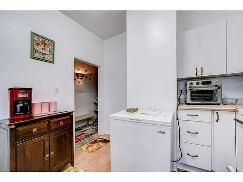 612 6 Street South, Lethbridge, AB - Indoor Photo Showing Laundry Room