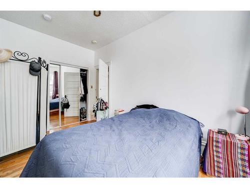 612 6 Street South, Lethbridge, AB - Indoor Photo Showing Bedroom