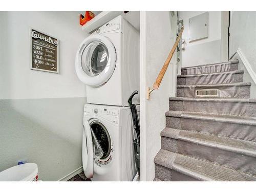 612 6 Street South, Lethbridge, AB - Indoor Photo Showing Laundry Room