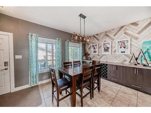 422 Twinriver Road West, Lethbridge, AB - Indoor Photo Showing Dining Room