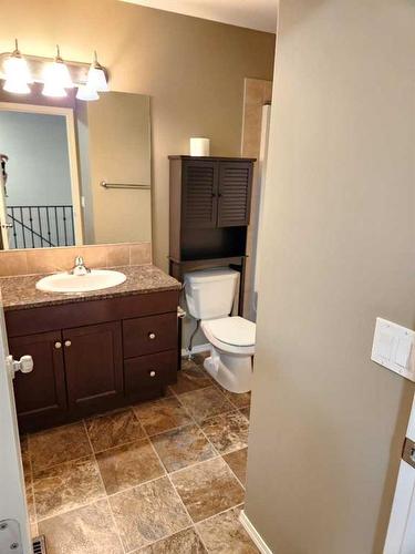 57-49 Keystone Terrace West, Lethbridge, AB - Indoor Photo Showing Bathroom