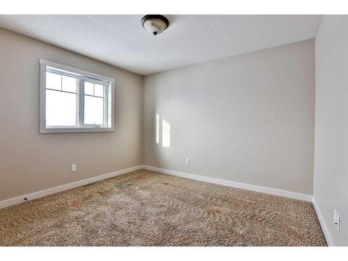 7-3814 Sundance Close, Coalhurst, AB - Indoor Photo Showing Other Room