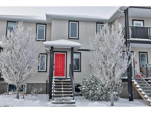 7-3814 Sundance Close, Coalhurst, AB - Outdoor With Facade