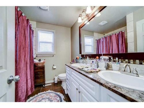 51 Trent Road West, Lethbridge, AB - Indoor Photo Showing Bathroom