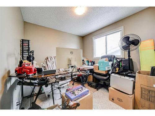 51 Trent Road West, Lethbridge, AB - Indoor