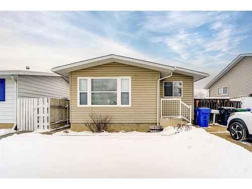 51 Trent Road West, Lethbridge, AB - Outdoor