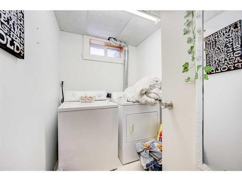 51 Trent Road West, Lethbridge, AB - Indoor Photo Showing Laundry Room