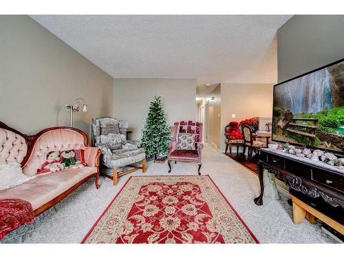 51 Trent Road West, Lethbridge, AB - Indoor