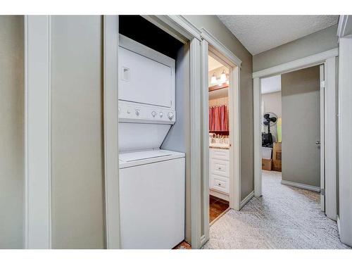 51 Trent Road West, Lethbridge, AB - Indoor Photo Showing Laundry Room