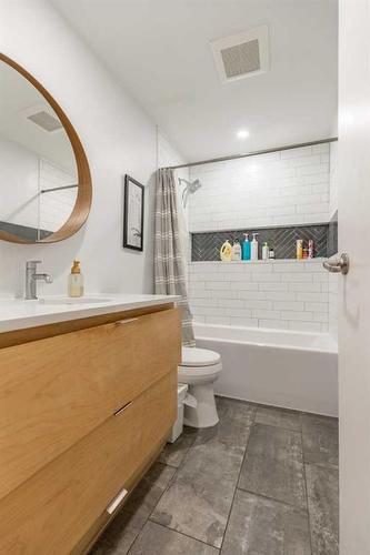 239 52 Avenue, Coalhurst, AB - Indoor Photo Showing Bathroom