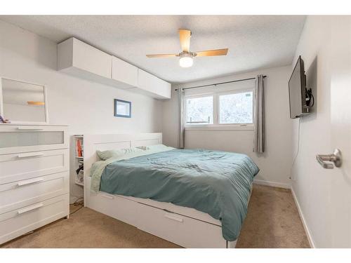 239 52 Avenue, Coalhurst, AB - Indoor Photo Showing Bedroom