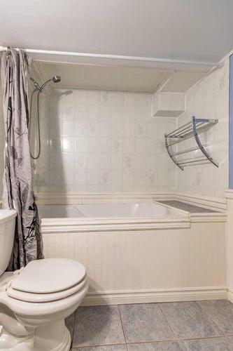 239 52 Avenue, Coalhurst, AB - Indoor Photo Showing Bathroom