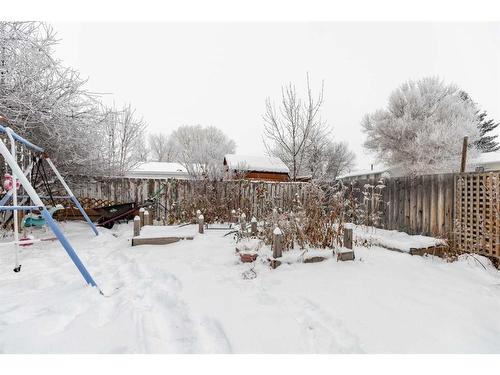 239 52 Avenue, Coalhurst, AB - Outdoor