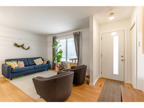 239 52 Avenue, Coalhurst, AB - Indoor Photo Showing Living Room