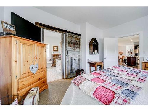 100049 Rng Rd 184, Taber, AB - Indoor Photo Showing Bedroom