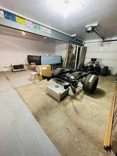 100049 Rng Rd 184, Taber, AB - Indoor Photo Showing Garage