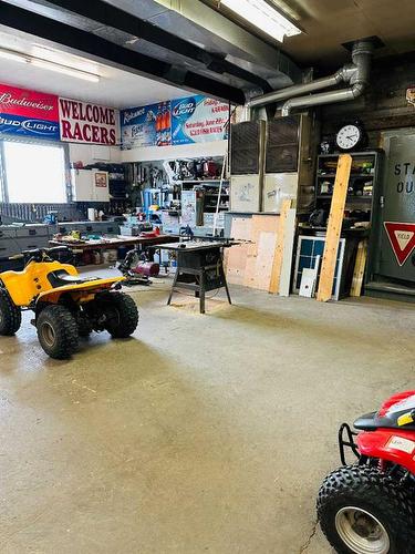 100049 Rng Rd 184, Taber, AB - Indoor Photo Showing Garage