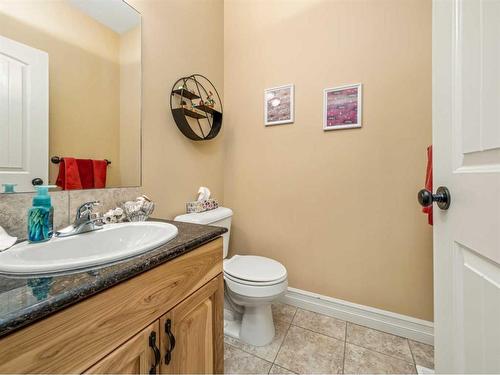 30-762 Heritage Boulevard West, Lethbridge, AB - Indoor Photo Showing Bathroom