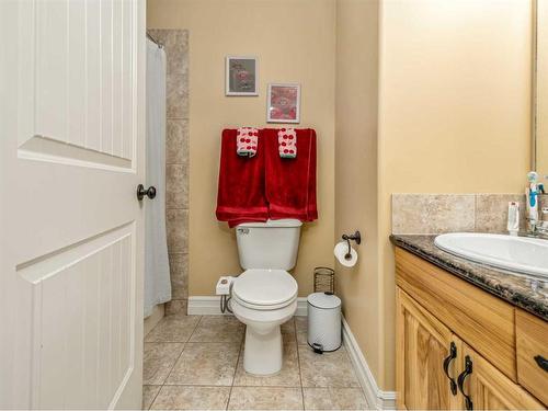 30-762 Heritage Boulevard West, Lethbridge, AB - Indoor Photo Showing Bathroom