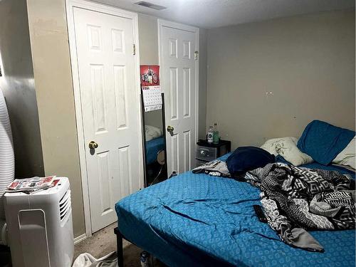 1423 13 Avenue South, Lethbridge, AB - Indoor Photo Showing Bedroom