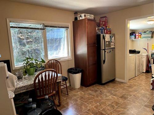 1423 13 Avenue South, Lethbridge, AB - Indoor