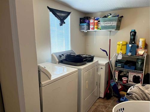 1423 13 Avenue South, Lethbridge, AB - Indoor Photo Showing Laundry Room